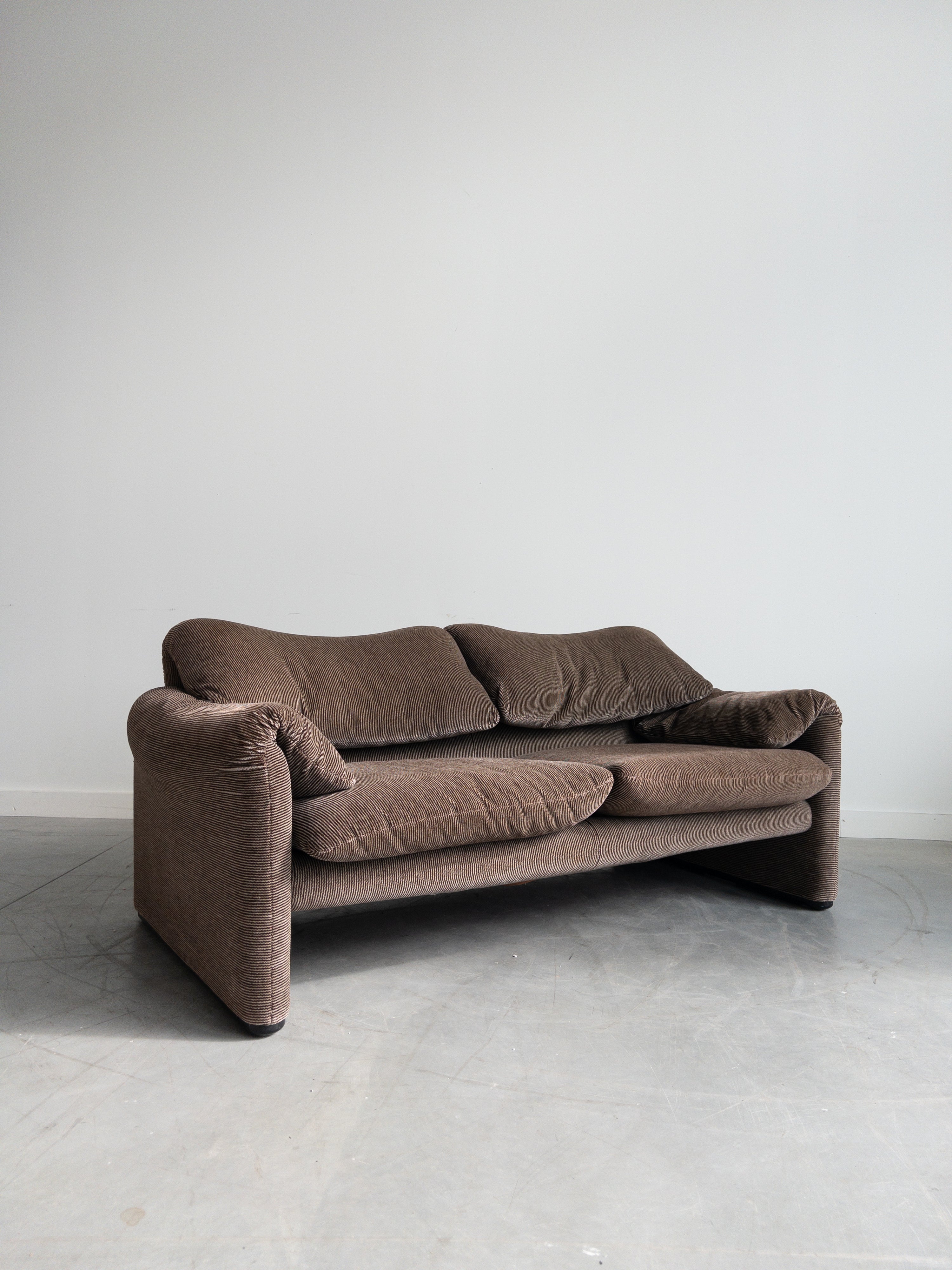 Maralunga 2-Seater Sofa by Vico Magistretti for Cassina