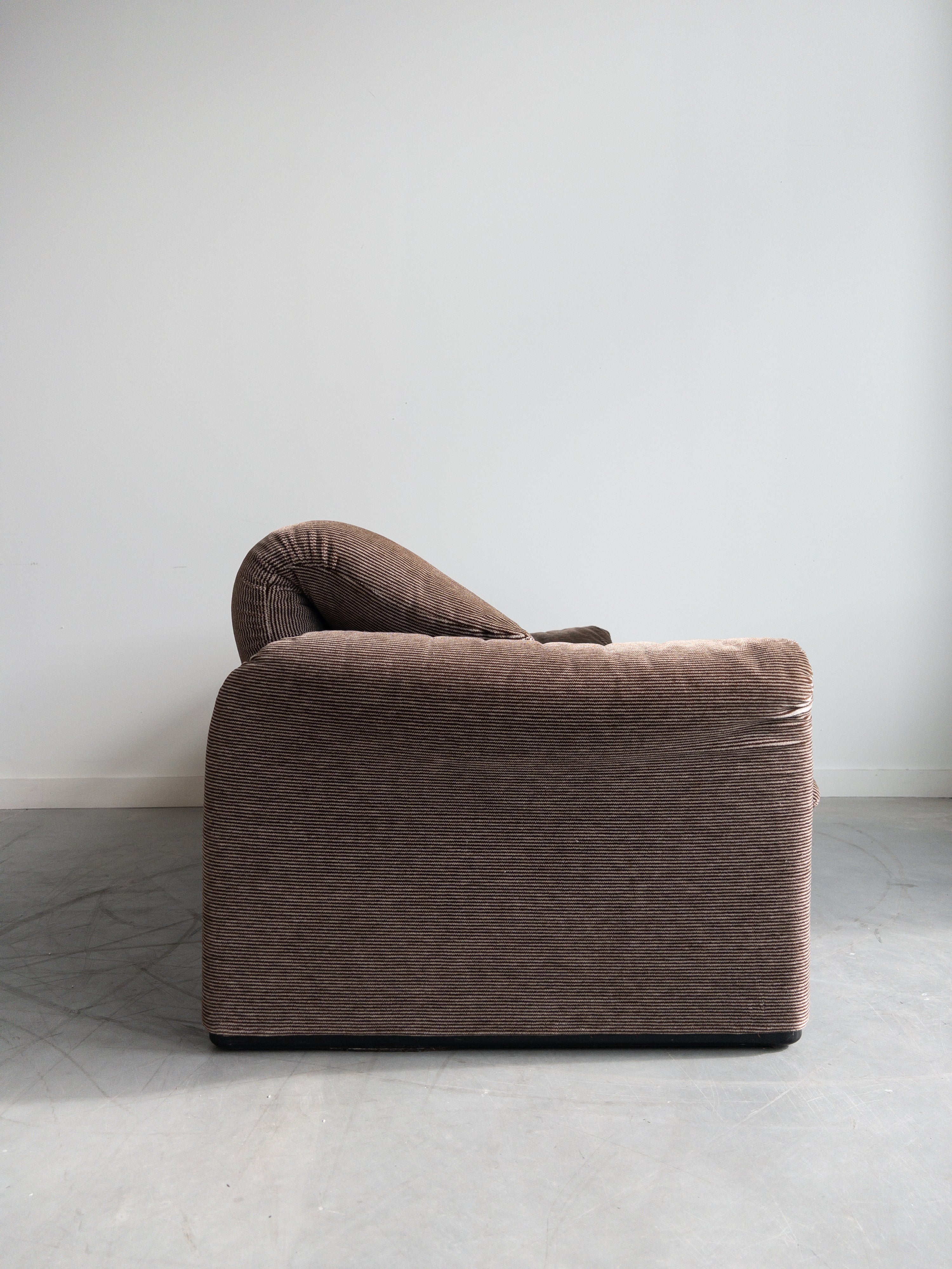 Maralunga 2-Seater Sofa by Vico Magistretti for Cassina