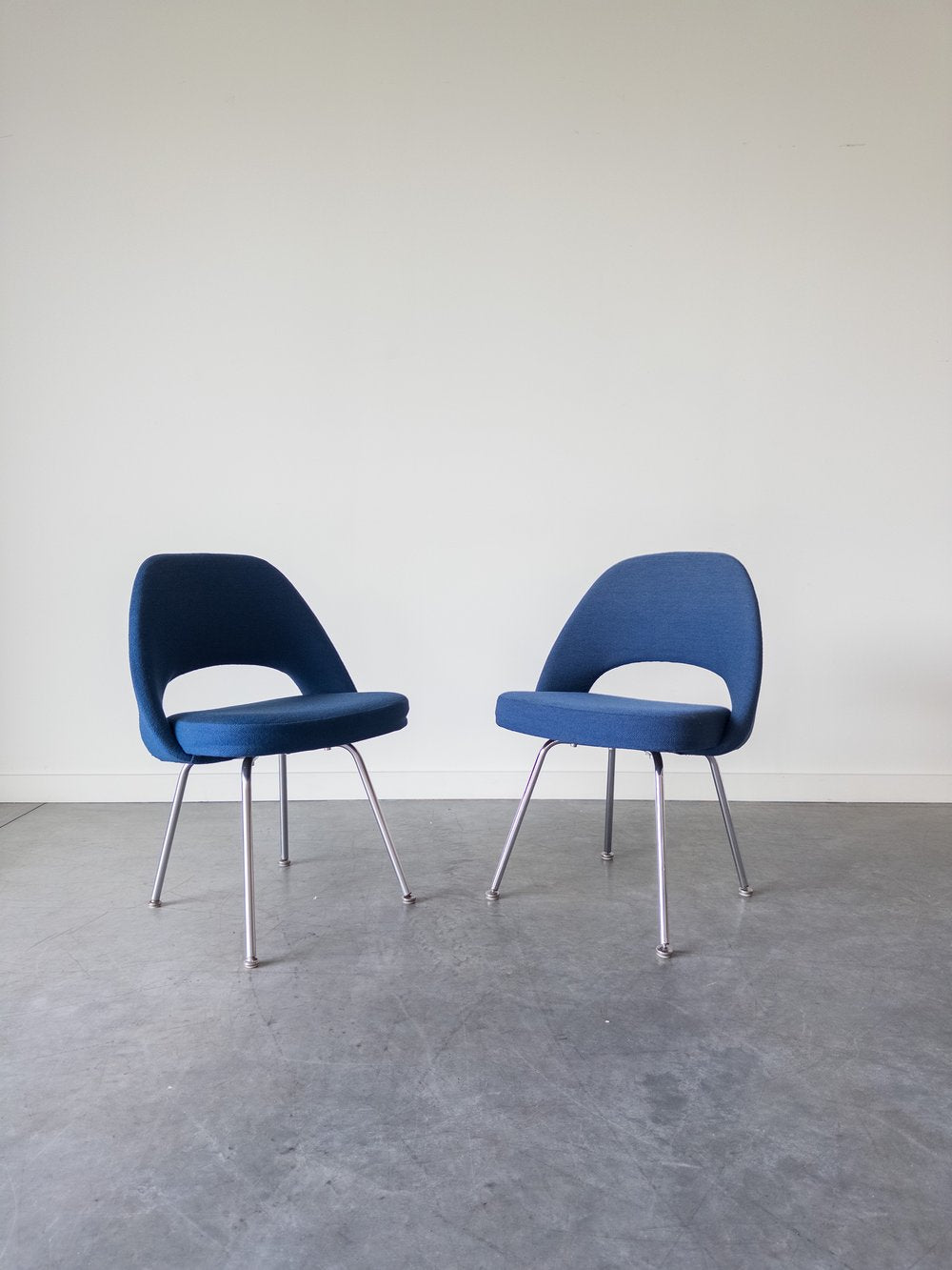 Saarinen Armless Chairs by Eero Saarinen For Knoll Executive