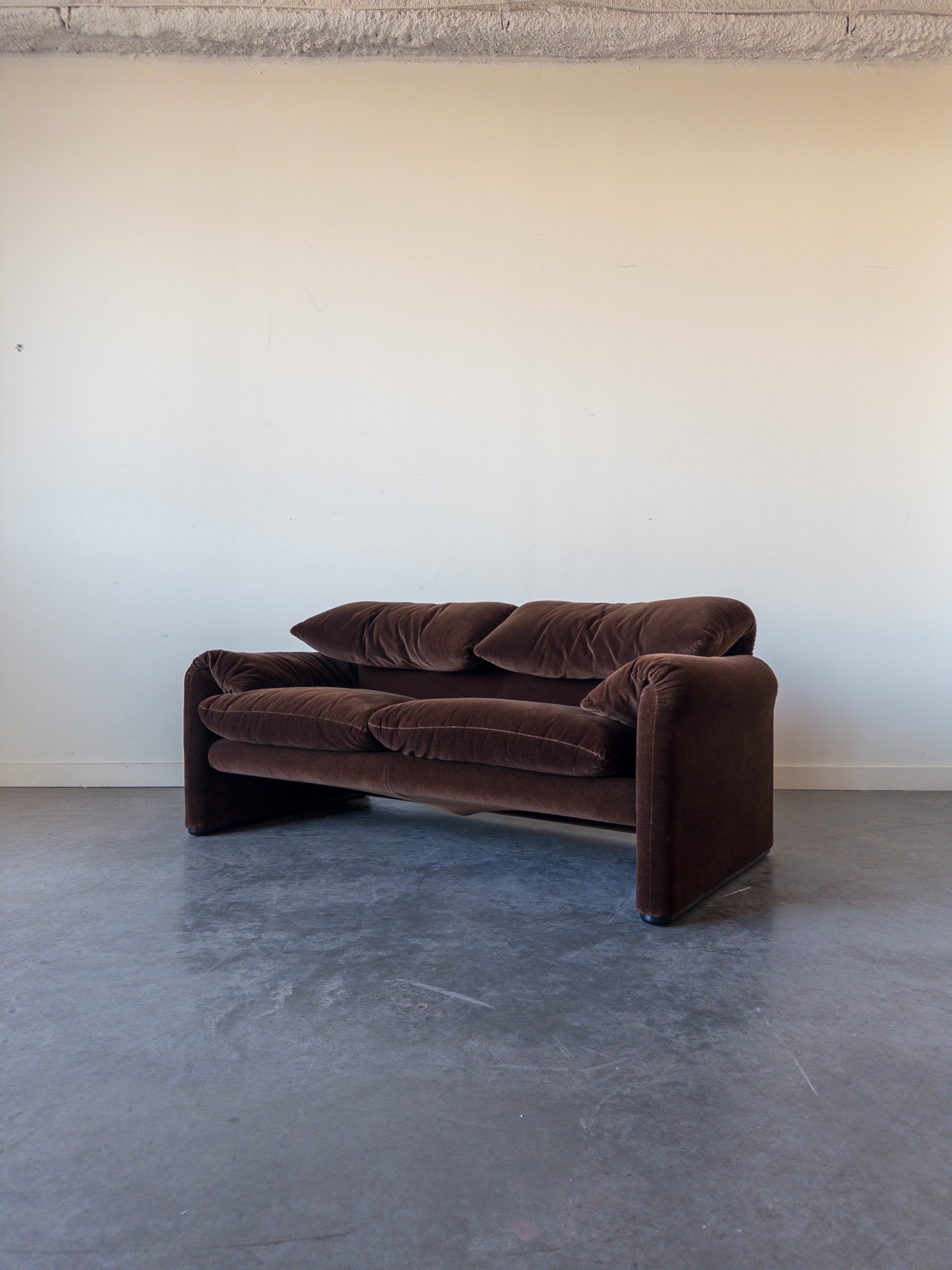 Maralunga 2-Seater Sofa by Vico Magistretti for Cassina – Found Objet