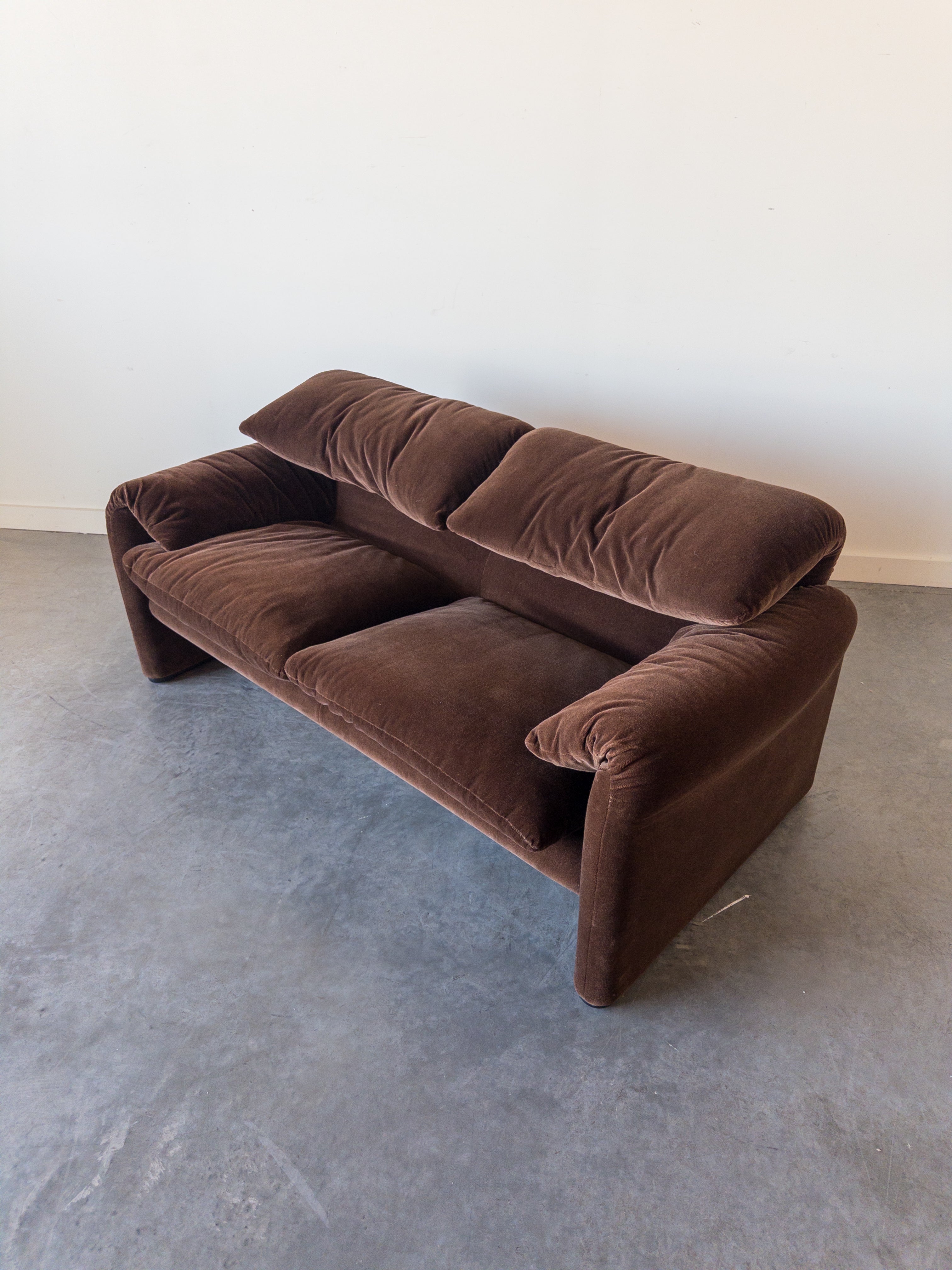 Maralunga 2-Seater Sofa by Vico Magistretti for Cassina – Found Objet