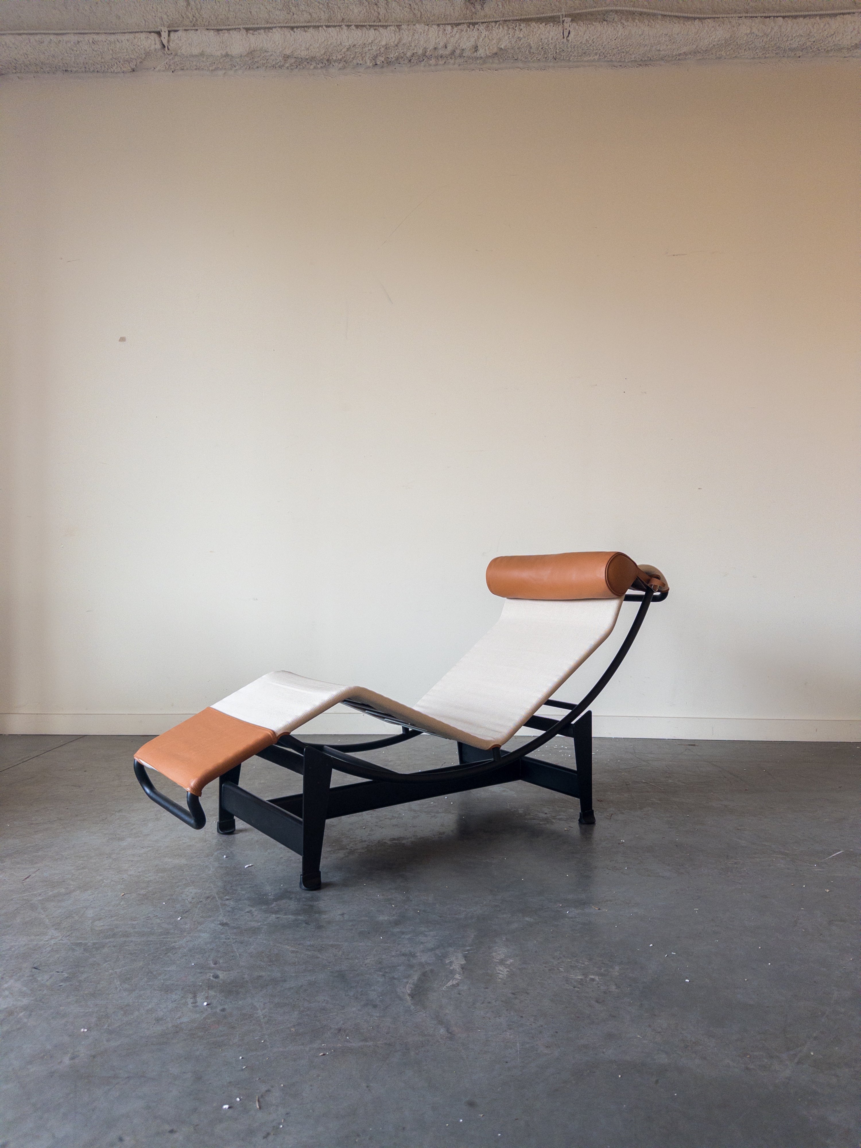 LC4 Lounge Chair By Le Corbusier, Jeanneret and Perriand For Cassina