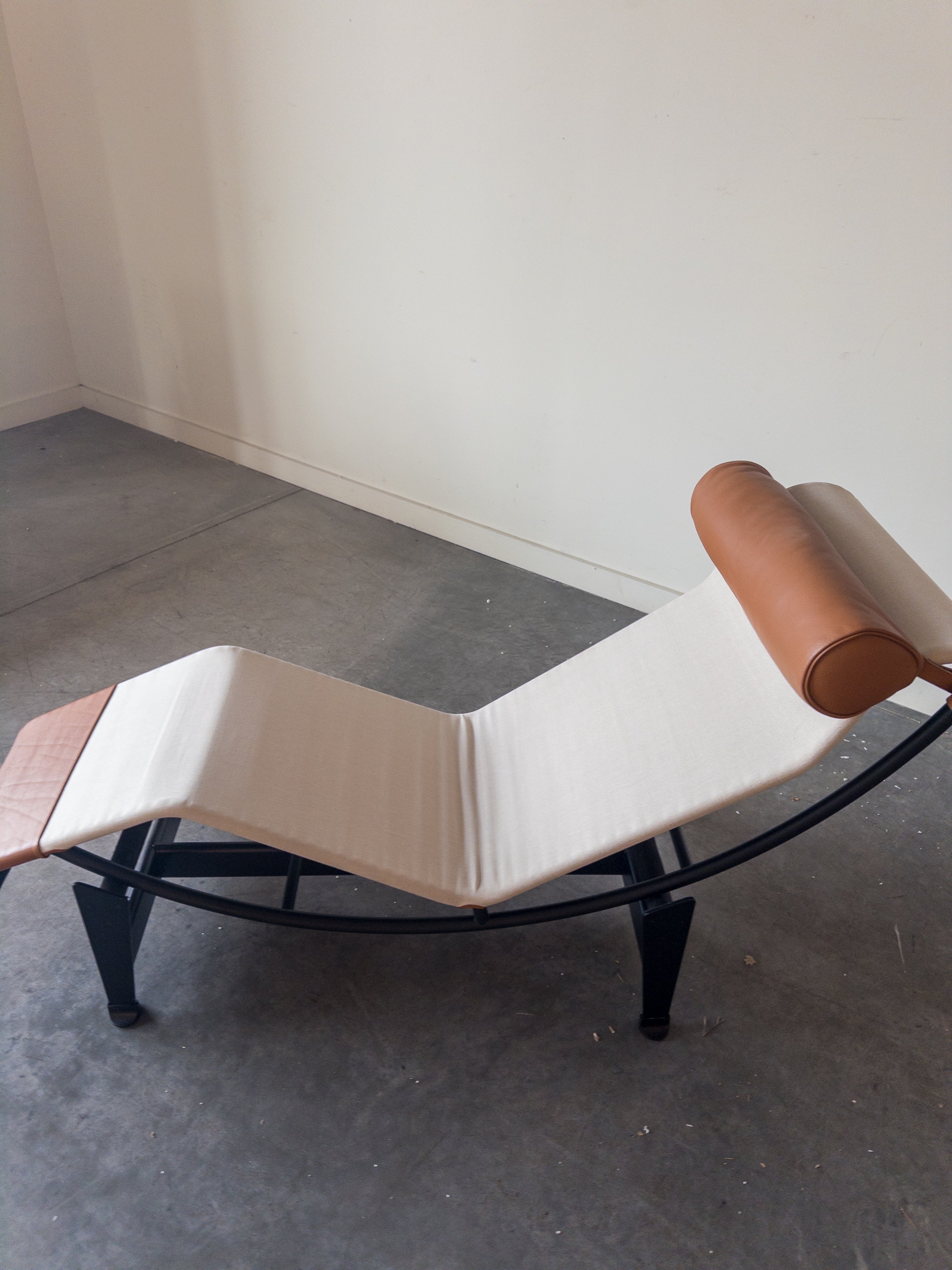 LC4 Lounge Chair By Le Corbusier, Jeanneret and Perriand For Cassina