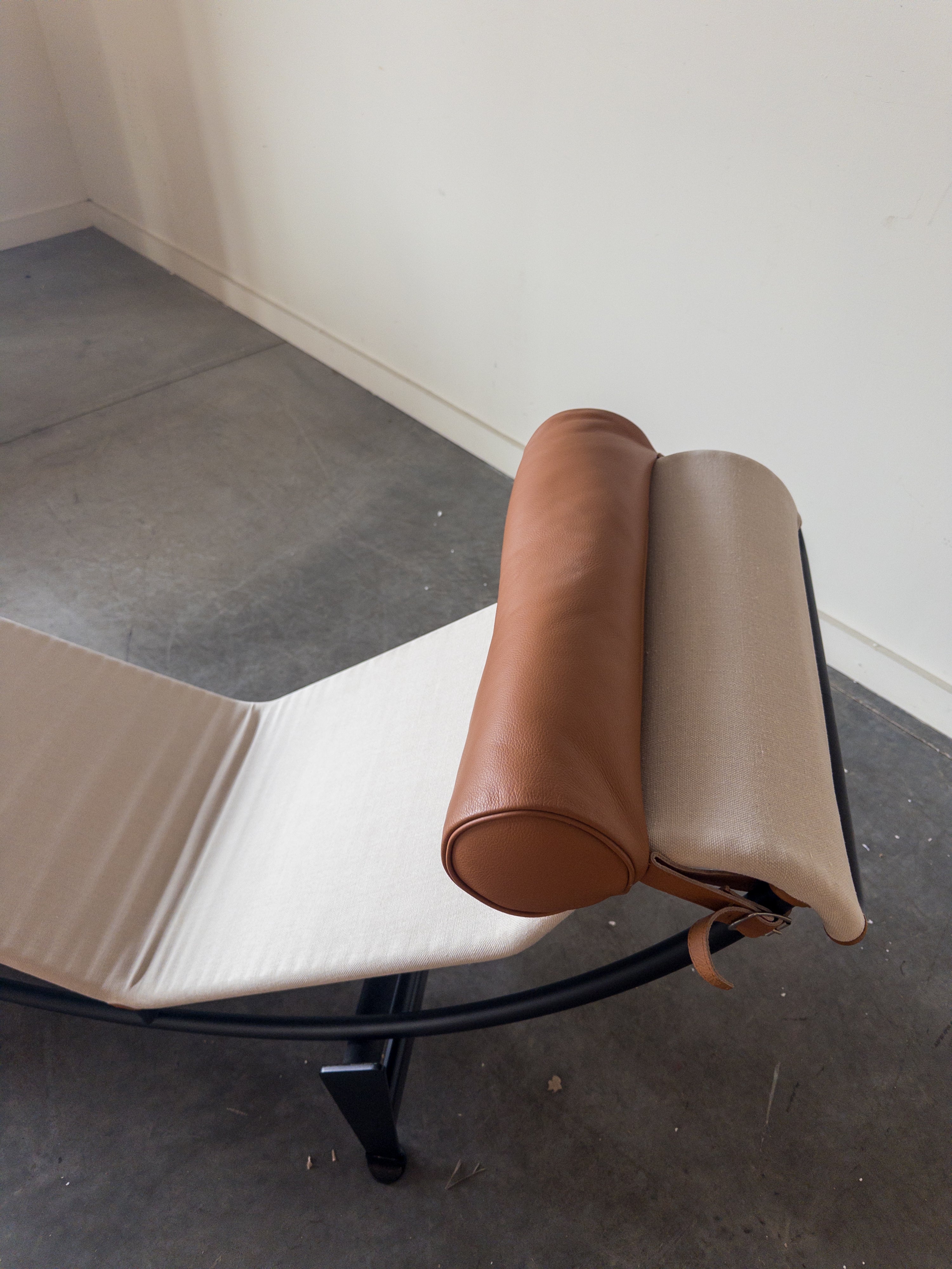 LC4 Lounge Chair By Le Corbusier, Jeanneret and Perriand For Cassina