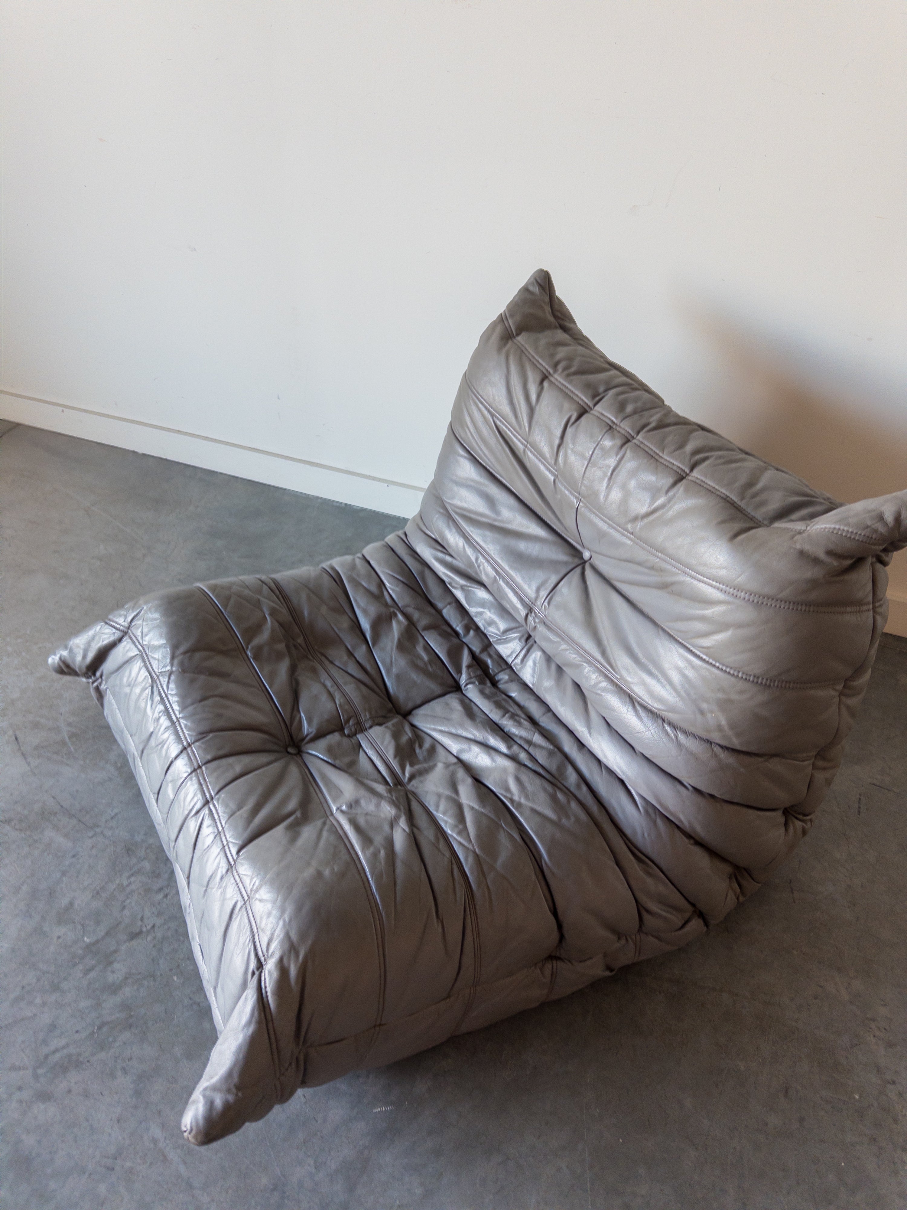 Togo 1-Seater in Grey Leather by Michel Ducaroy for Ligne Roset
