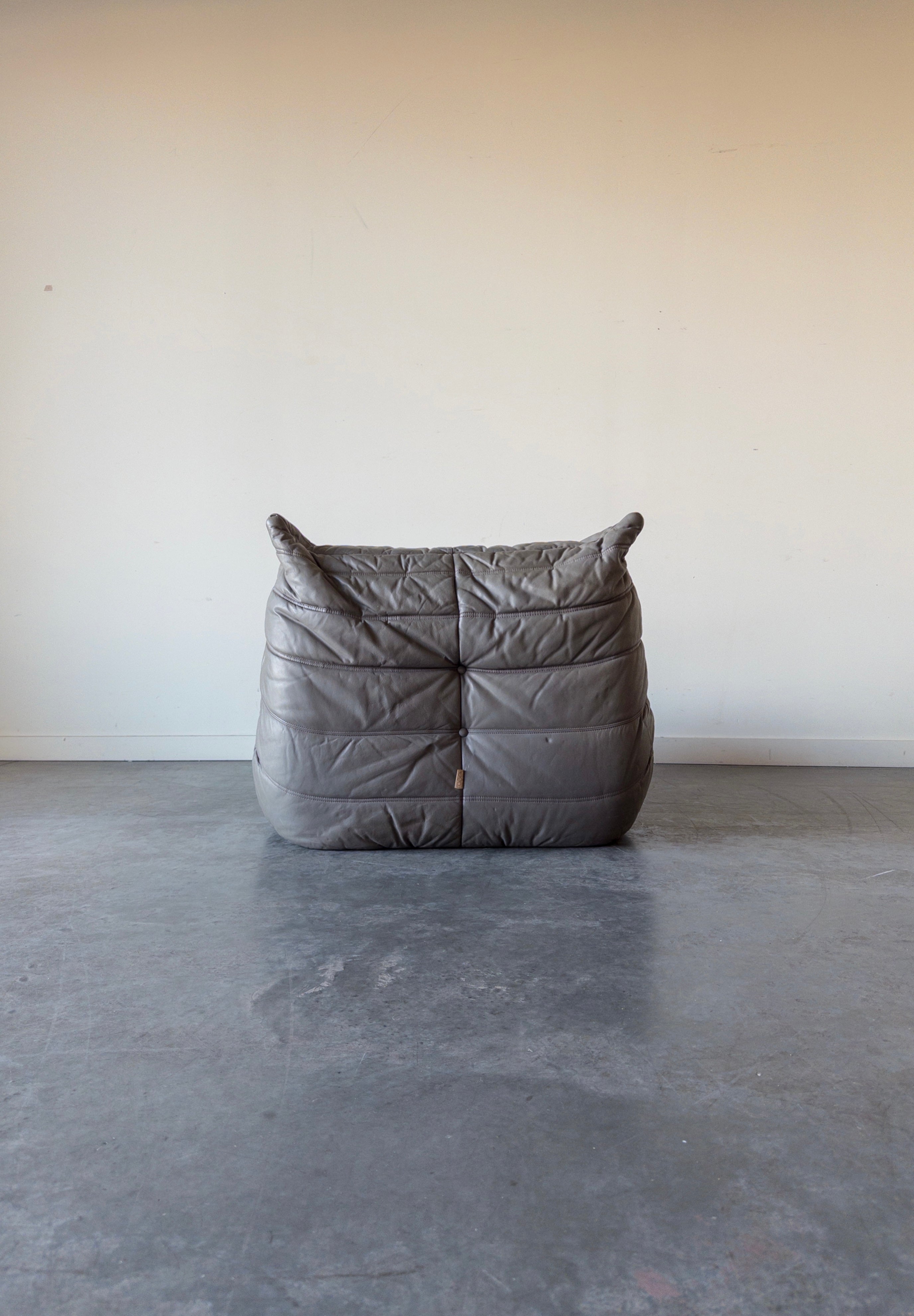 Togo 1-Seater in Grey Leather by Michel Ducaroy for Ligne Roset