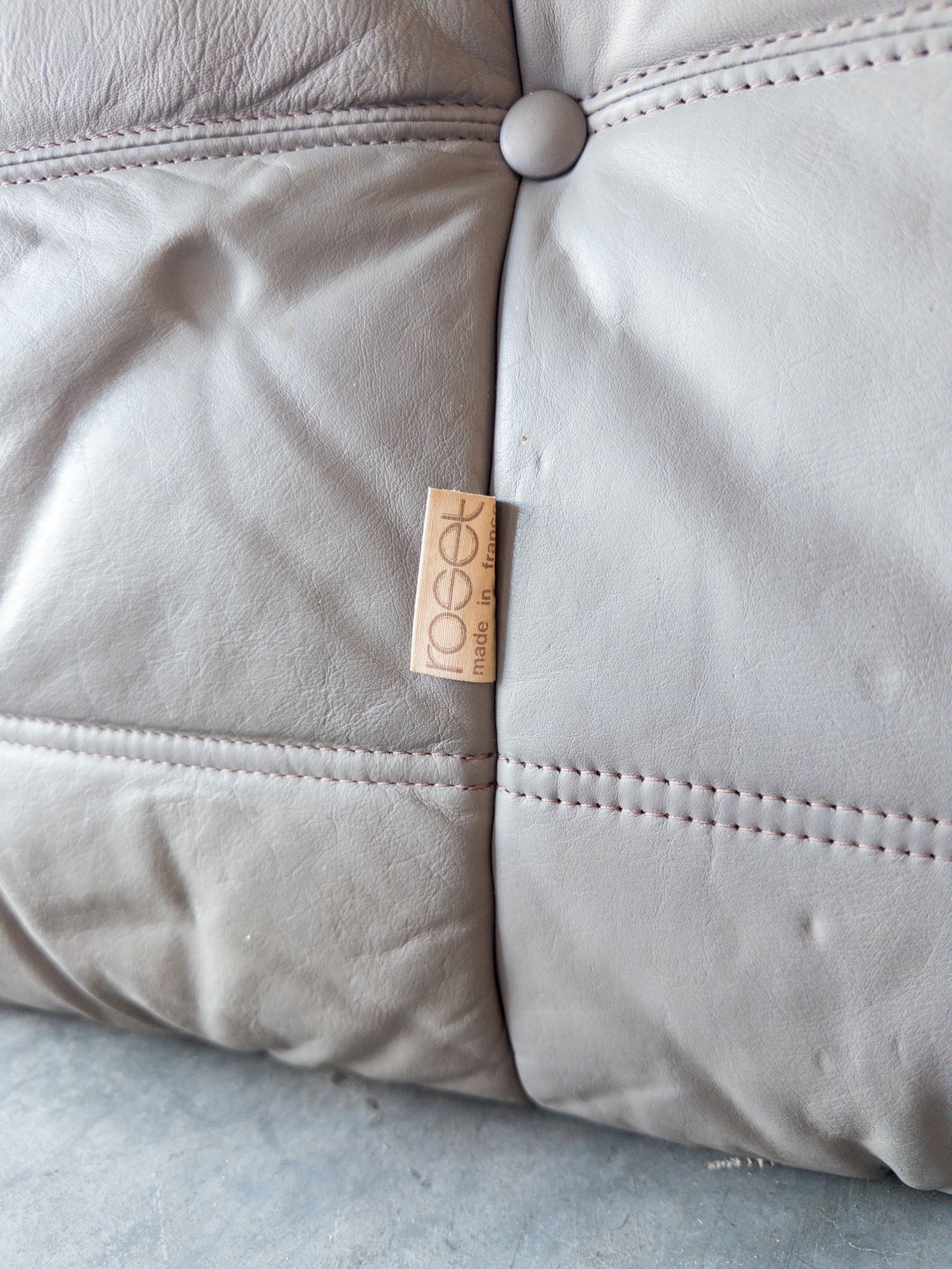 Togo 1-Seater in Grey Leather by Michel Ducaroy for Ligne Roset