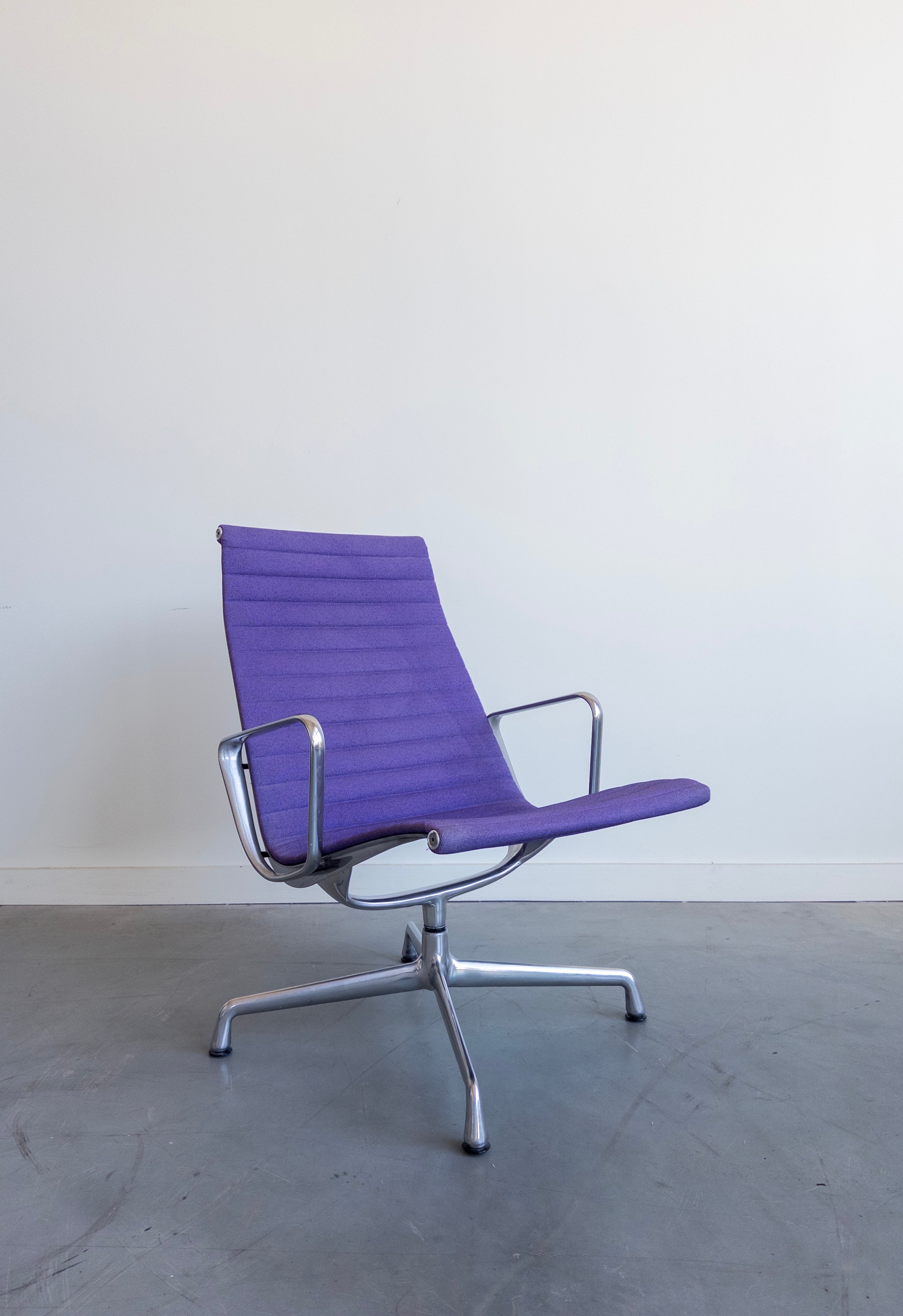 EA117 Desk Chair by Eames for Herman Miller