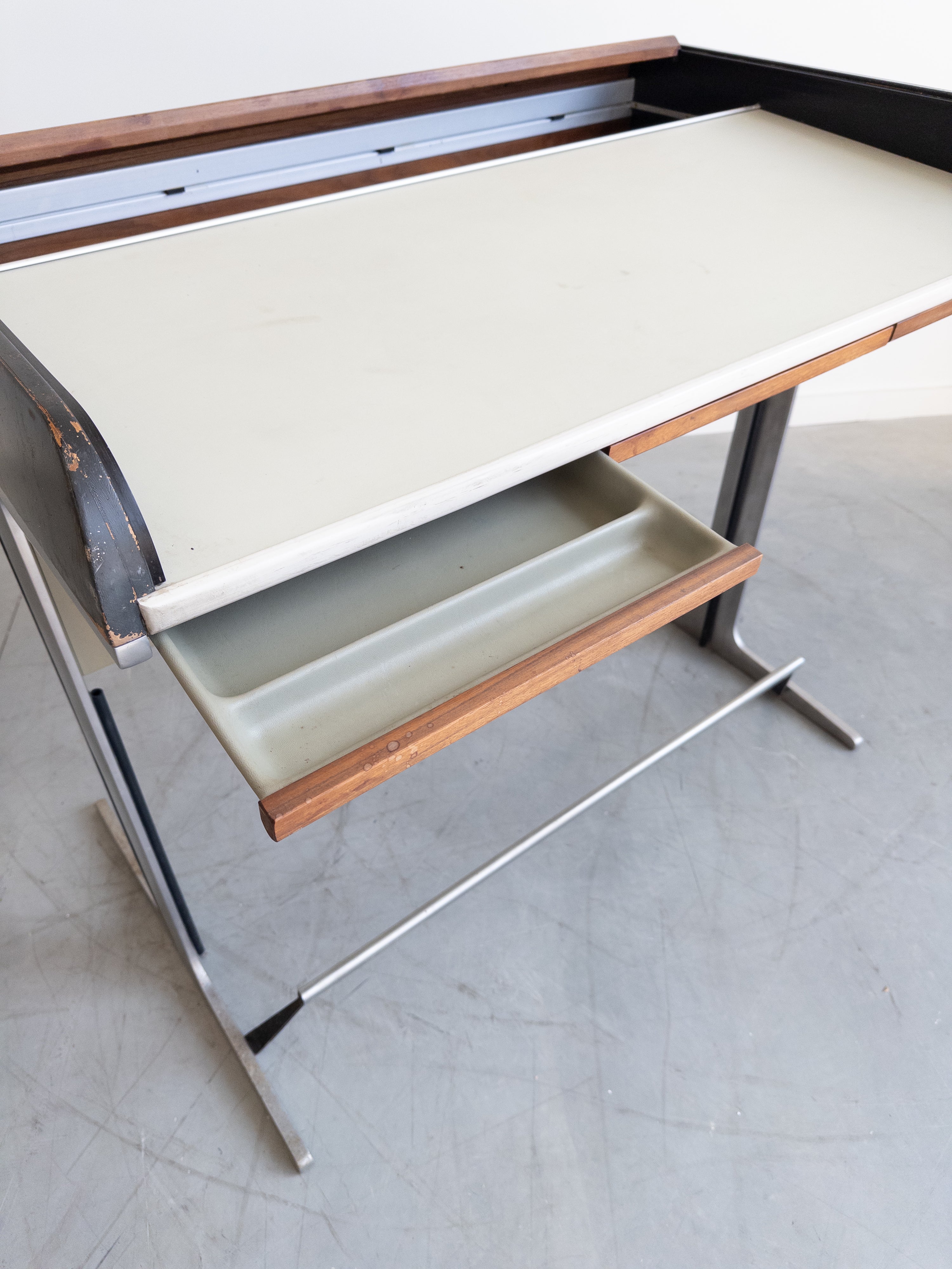 Action Office Standing Desk by George Nelson and Robert Propst for Herman Miller, 1960s