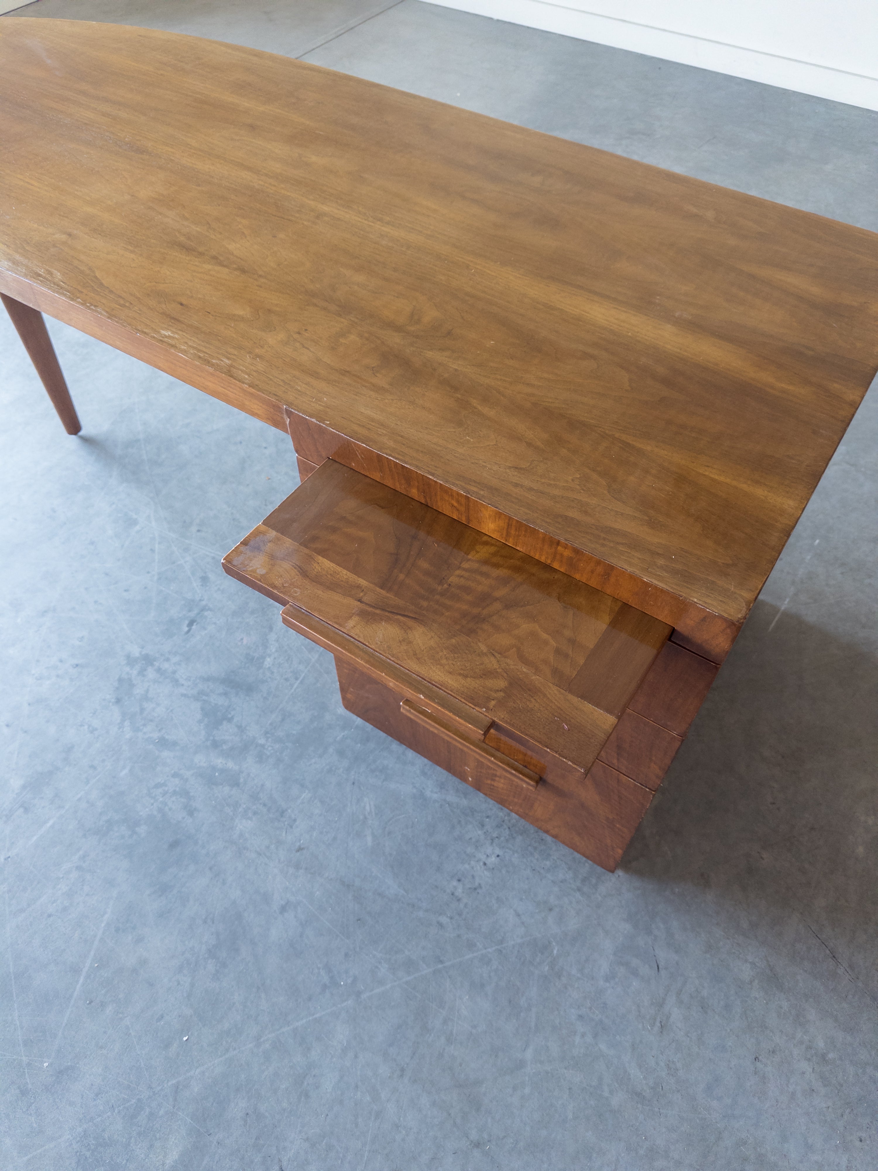 Walnut Oval Desk by T.H.Robsjohn-Gibbings for Widdicomb