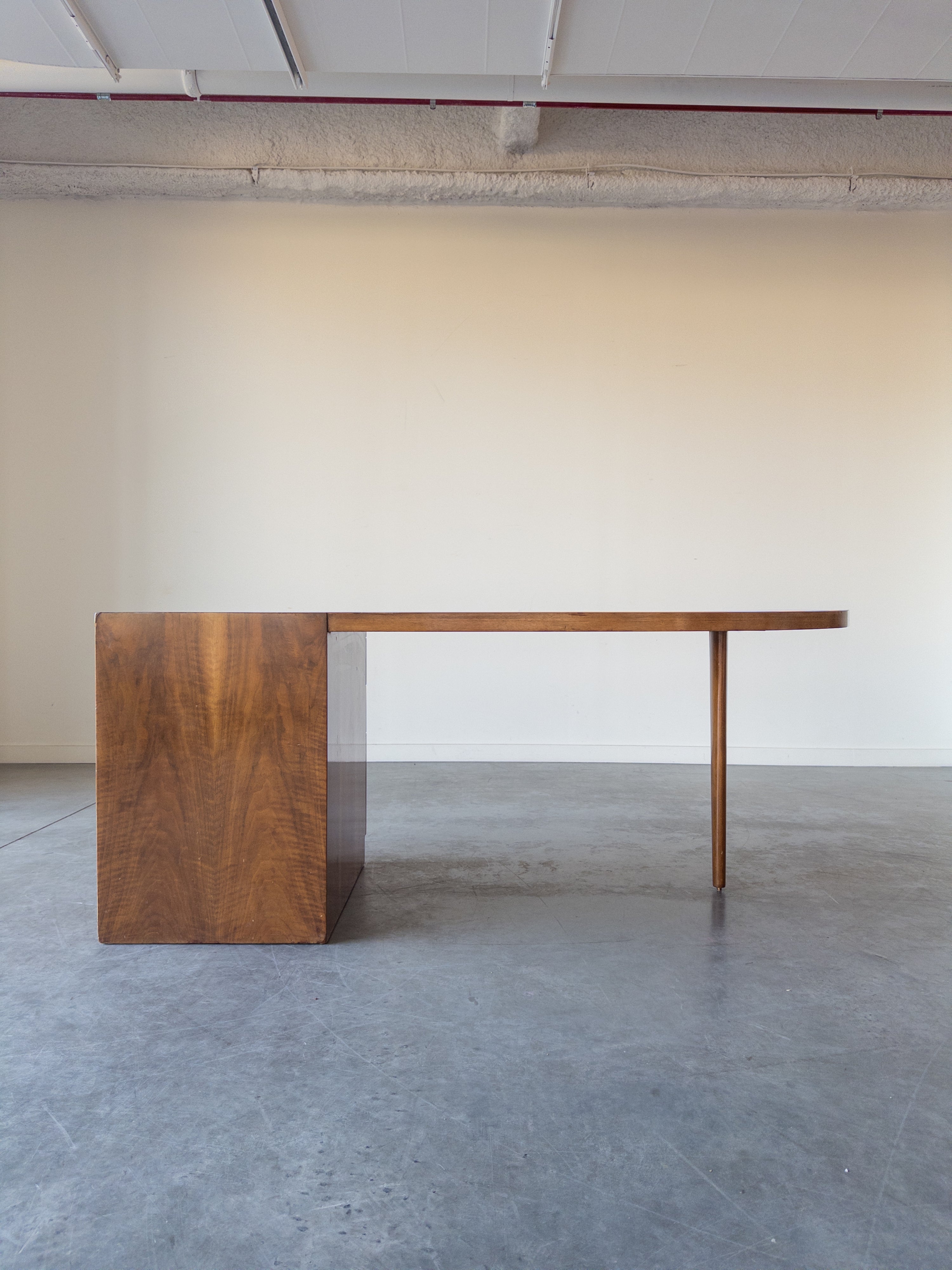 Walnut Oval Desk by T.H.Robsjohn-Gibbings for Widdicomb