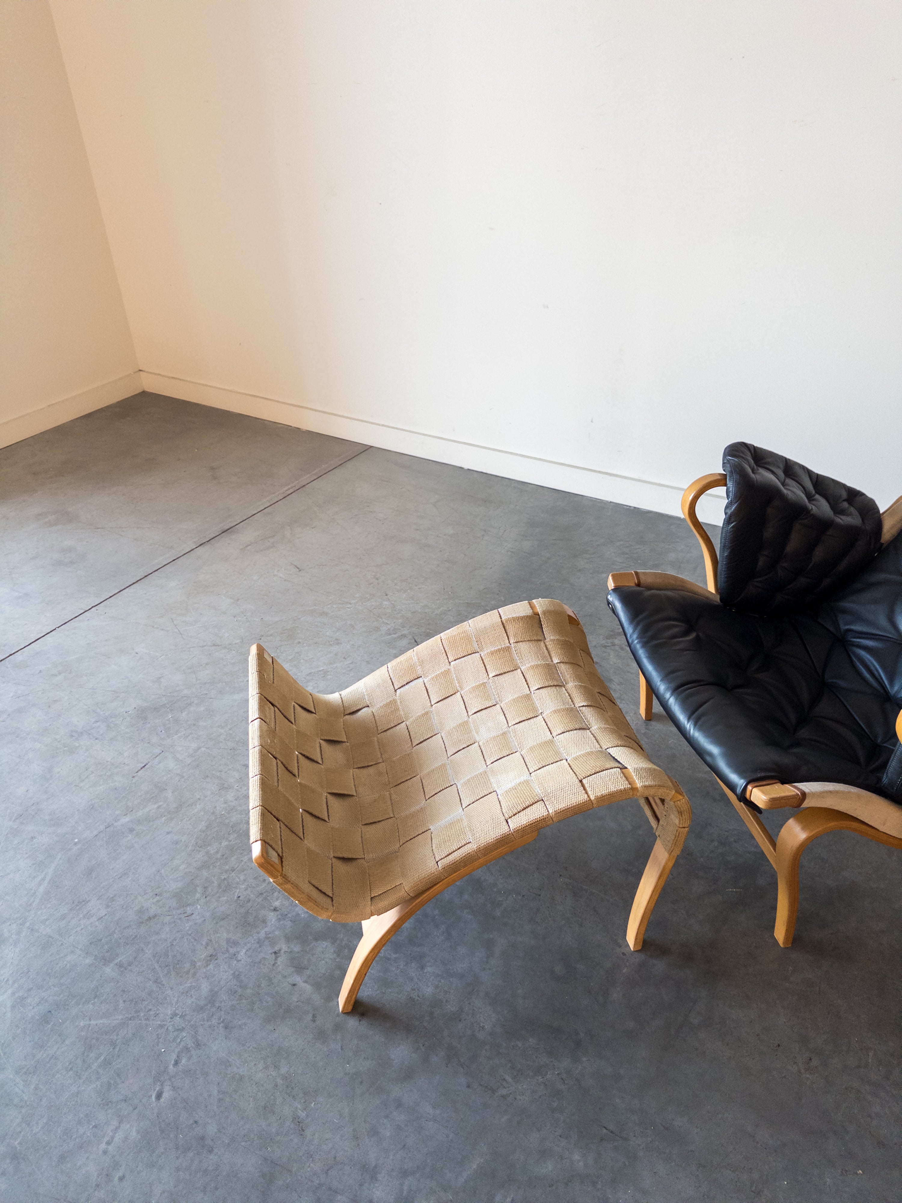 Pernilla 69 Leather Lounge Chair and Ottoman by Bruno Mathsson for DUX