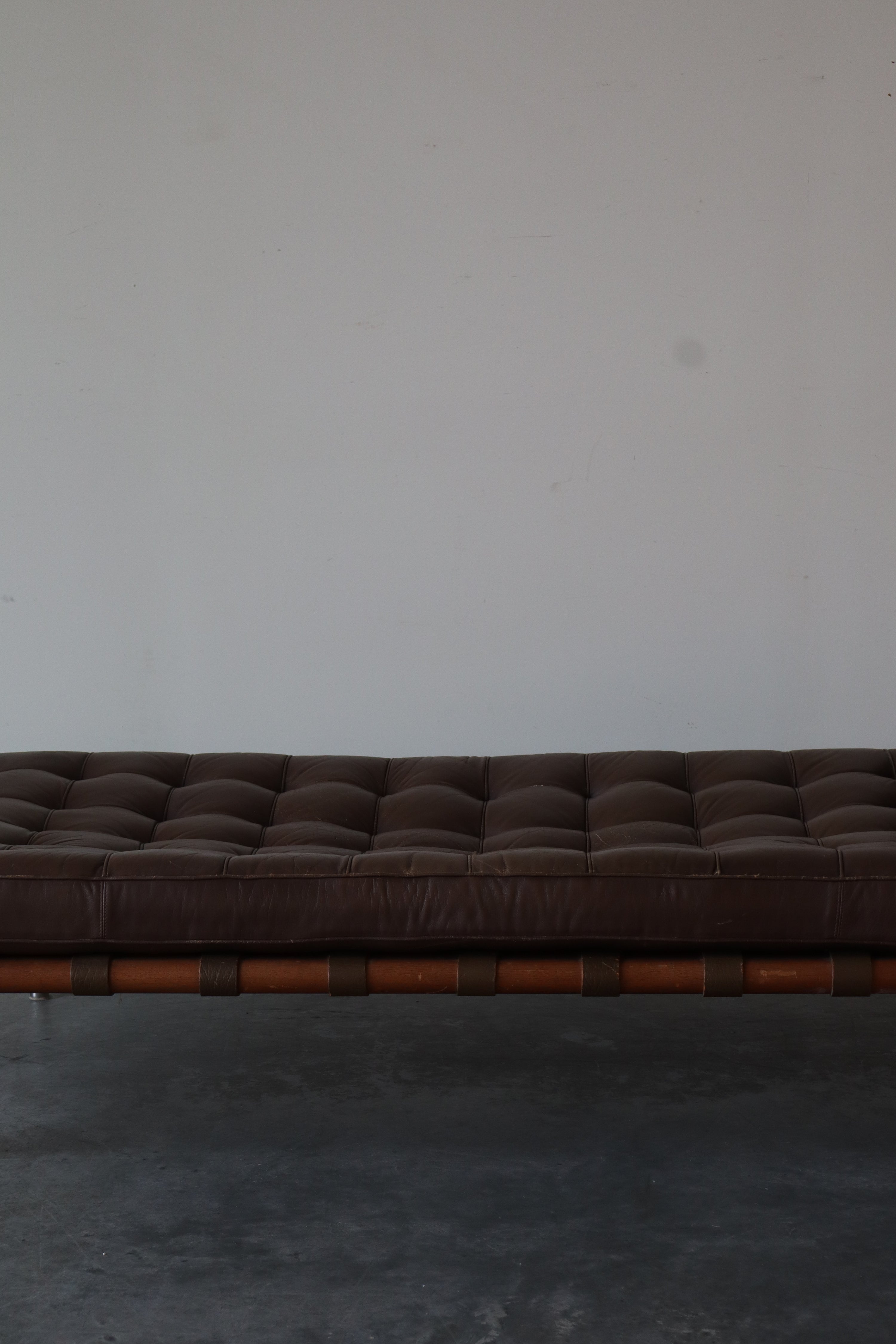 Barcelona Daybed Sofa Model 258L by Lilly Reich and Mies van der Rohe for Knoll