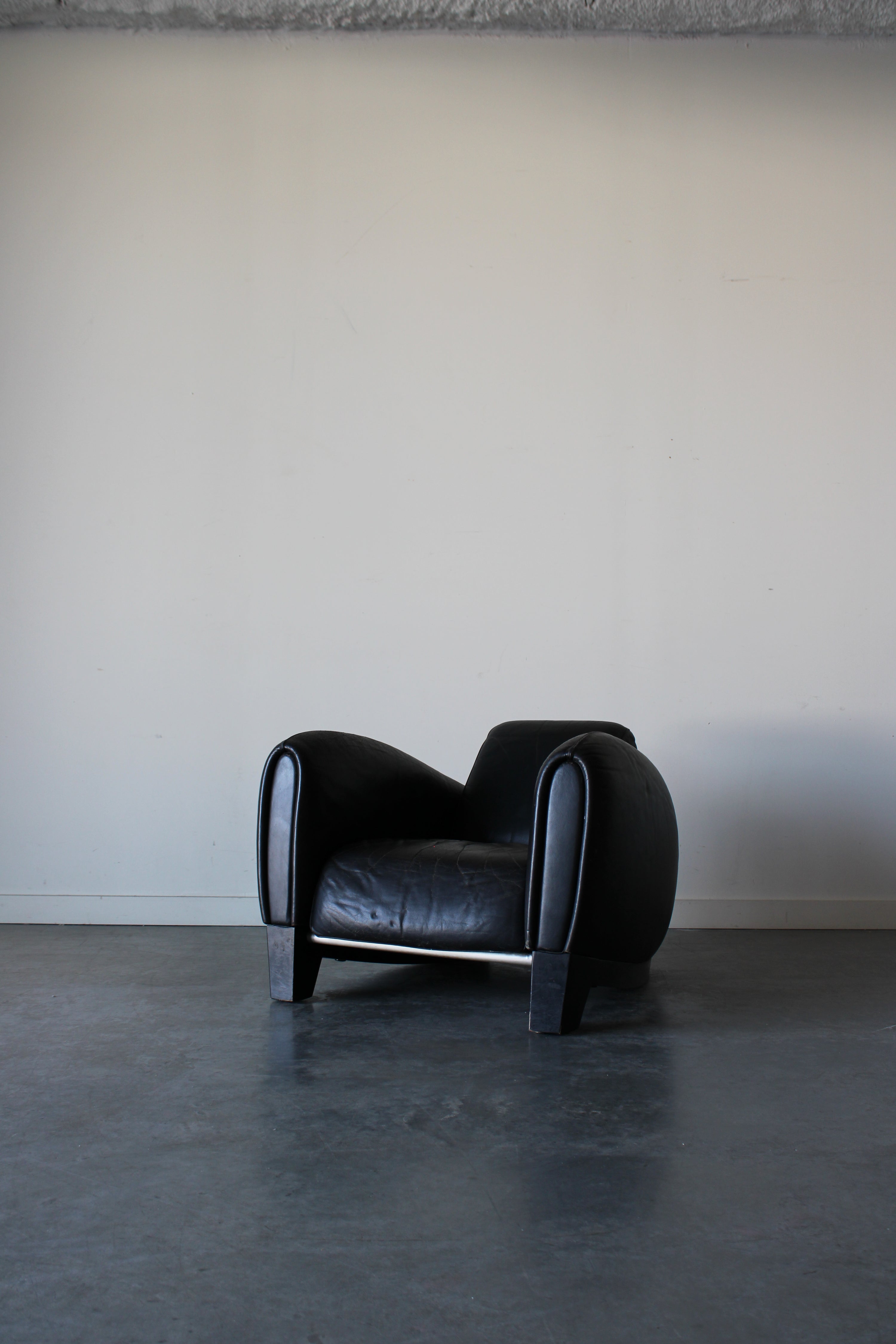 'Bugatti DS 57' black leather lounge chair by Franz Romero for De Sede, Switzerland