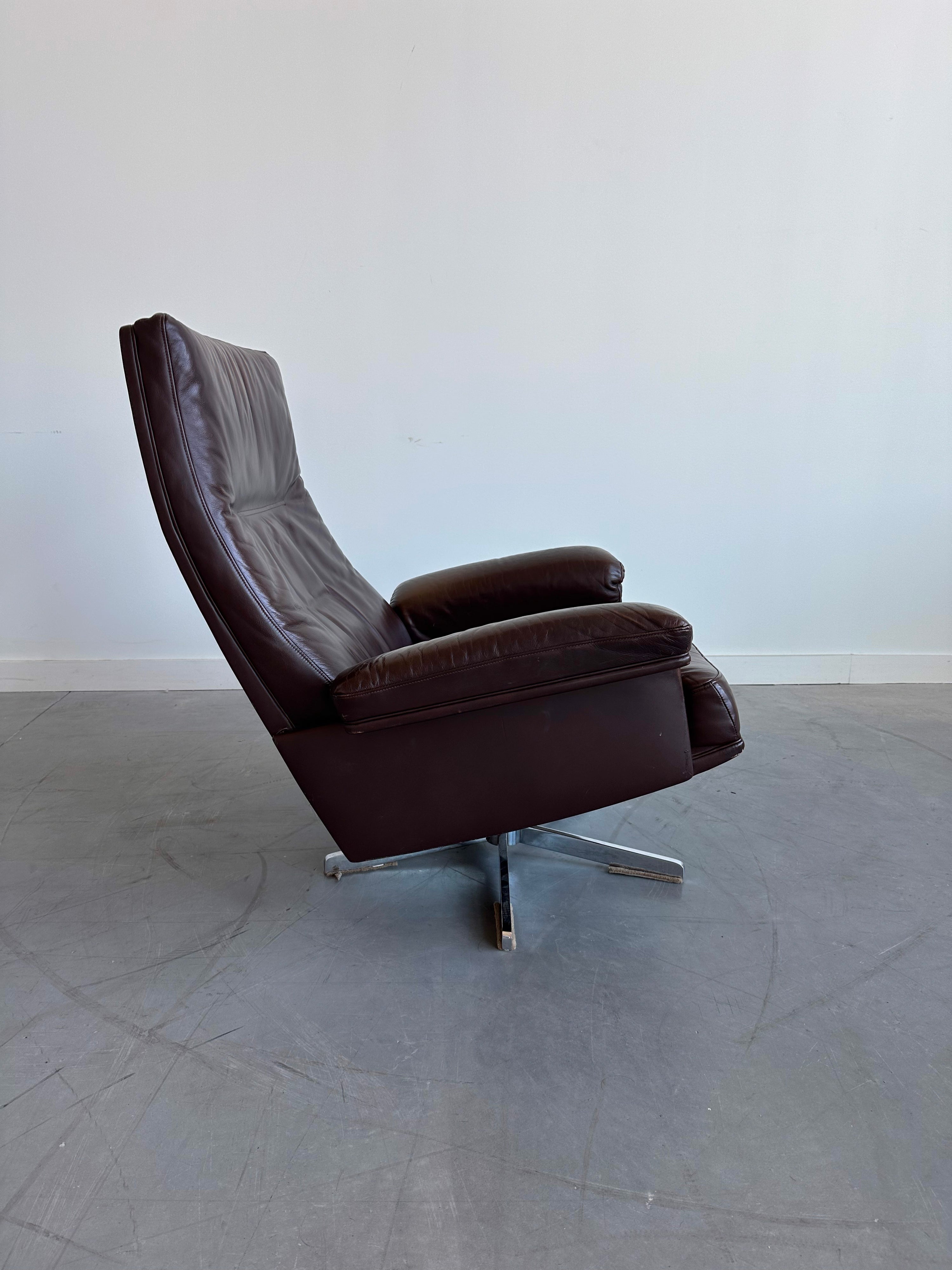 DS 31 Swivel Loung Armchair by De Sede